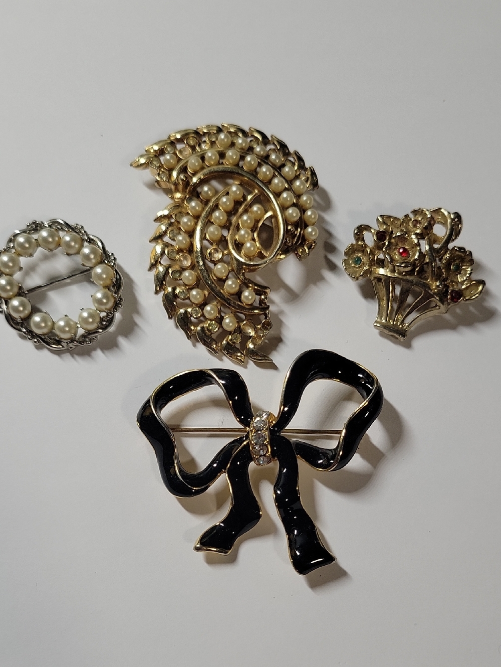 Gold-Tone Faux Pearl & Black Enamel Bow Brooch Lot - Women Jewelry